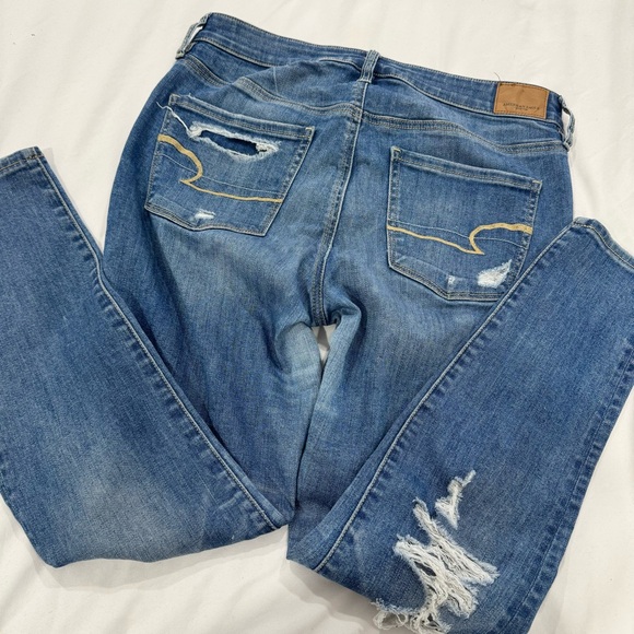 Women’s American Eagle Size 8 Short Ripped Jeans | High Rise Skinny - Picture 5 of 6